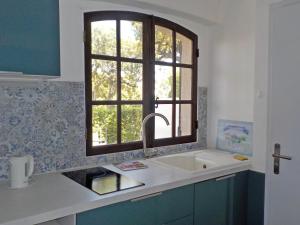 Eucalyptus, calme entouré de verdure et près de la mer