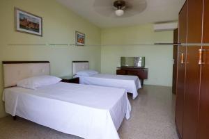 1 Bedrm Apt Seaview Balluta Bay (11)