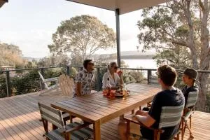 The Point Lake House - Tiona