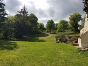 Maisons de vacances Les Pleurotes, sympathique ferme proche Vezelay. : photos des chambres