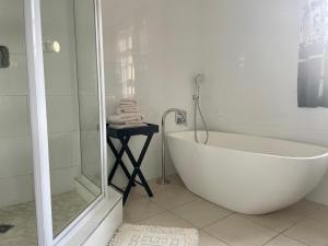 Lakeview Cottage: Rural Retreat