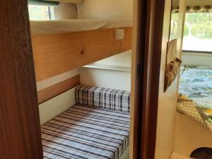 Campings Mobil home sur grand terrain cloture et arbore : photos des chambres