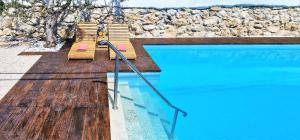 Throne Villa Kambia with heated pool 