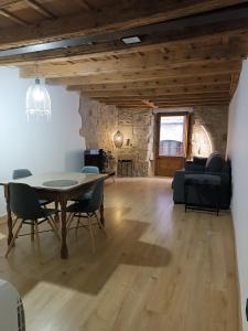 Ca la Francisqueta, La Tina i el Deso Apartament Solsona