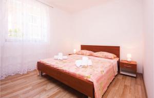 1 Bedroom Lovely Apartment In Sibenik 