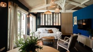 Maisons de vacances Villa Eden Bleu - Piscine et jacuzzi prive - Logement classe 4 etoiles : photos des chambres