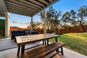 Lago Vista Home w Game Room & Outdoor Tub!