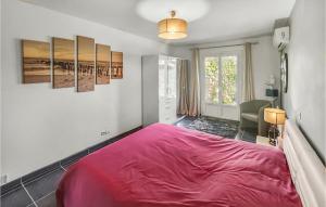 Maisons de vacances Amazing Home In Srignan With Private Swimming Pool, Can Be Inside Or Outside : photos des chambres