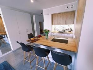 FRIDA - 2pok z basenem blisko morza , sauna parking Netflix