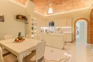Charming Apartment Cartoni - فابرو