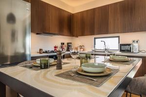 Stylish Contemporary Penthouse - Hip Athens Centre