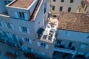 Seafront Apartment For4