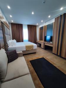 Hilal Palace - Halal