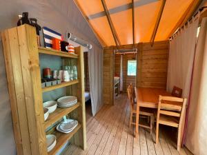 Campings Lodges du Bois Dodo - ancien Camping de Bois Redon : photos des chambres