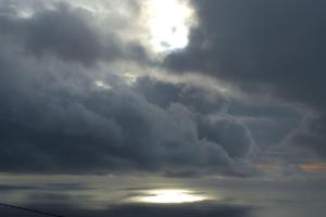 Casita en el campo con vista al oceano