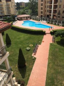 3 Bedroom Apt with Pool Views at Arcadia Complex