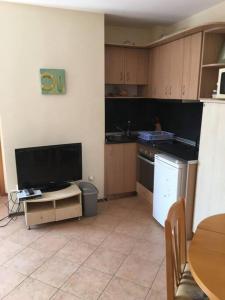 3 Bedroom Apt with Pool Views at Arcadia Complex