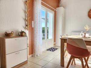 Maisons de vacances Maison Les Dunes avec piscine collective : photos des chambres