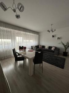 Class DeLuxe Apartments