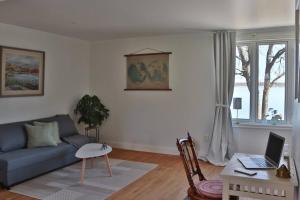 Captivating Harbor View Suite