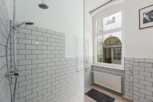 The Remise Mitte Loft, 2 BR, 2 bathrooms, living room, group & family friendly, 4- 7 Guests