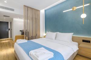 Acropolis Magenta Luxury Suites