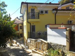 Къщата с чешмата