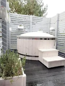 Całoroczny domek w Nadolu z Jacuzzi na tarasie - Brzyno