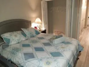 Lovely and calm townhouse with free parking - Saint Thomas