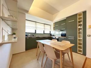 Luxury beachfront apt - quite area, 100 sqm