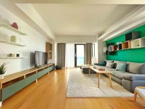 Luxury beachfront apt - quite area, 100 sqm