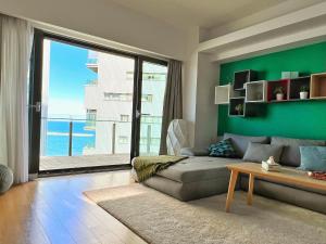 Luxury beachfront apt - quite area, 100 sqm