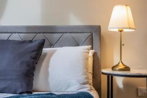 Cozy CBD 2 Bedroom Apartment with car park