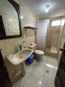 Departamento en el centro de la ciudad de Baños con netflix, wifi, garage gratuito y una excelente vista