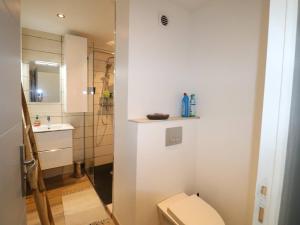 Appartement 2 pièces avec terrasse - FR-1-307-237