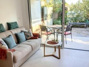 T1 climatisé avec jardin, piscine, tennis, à 750m de la plage - Parc Des Oliviers - FR-1-610-85