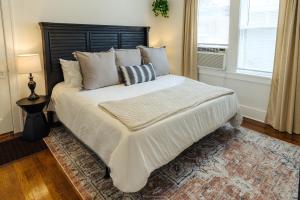 멤피스 (TN) Historic Revival King Bed Midtown Memphis 66 Fast WiFi Free Parking Yes Pets 4성급 숙소 객실