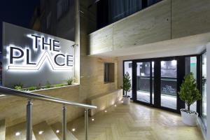 The Place Suit & Apartments