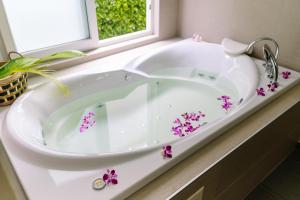 Utalay Koh Chang Villas