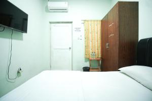 Mahkota Sivali near Soekarno Hatta Airport Mitra RedDoorz