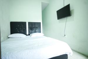 Mahkota Sivali near Soekarno Hatta Airport Mitra RedDoorz
