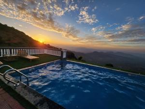 Hilltop Resort and Glamping Wai, Near Panchgani