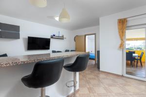 Apartments with parking space Valbandon, Fazana - 7352