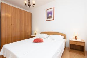 Apartments with parking space Medulin - 7494