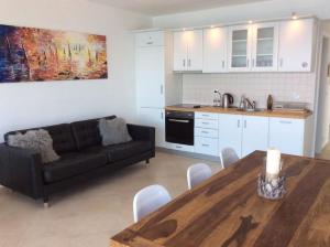 Frontline, 3 Bed with Sea Views