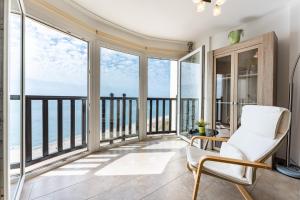 Spectacular Sea views parking and pool