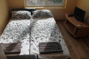 Spacious, 1 Bed Apt, Dawn Park