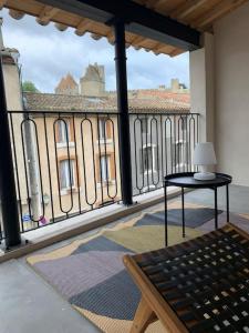 Appartements Gite au pied de la Cite Medievale - Le 127 : photos des chambres