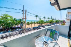 Happy Jomtien - Beachfront
