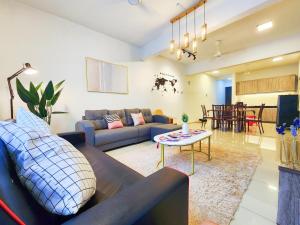 KLIA Ehsan Residence Pool View 8 PAX Air-Con Home